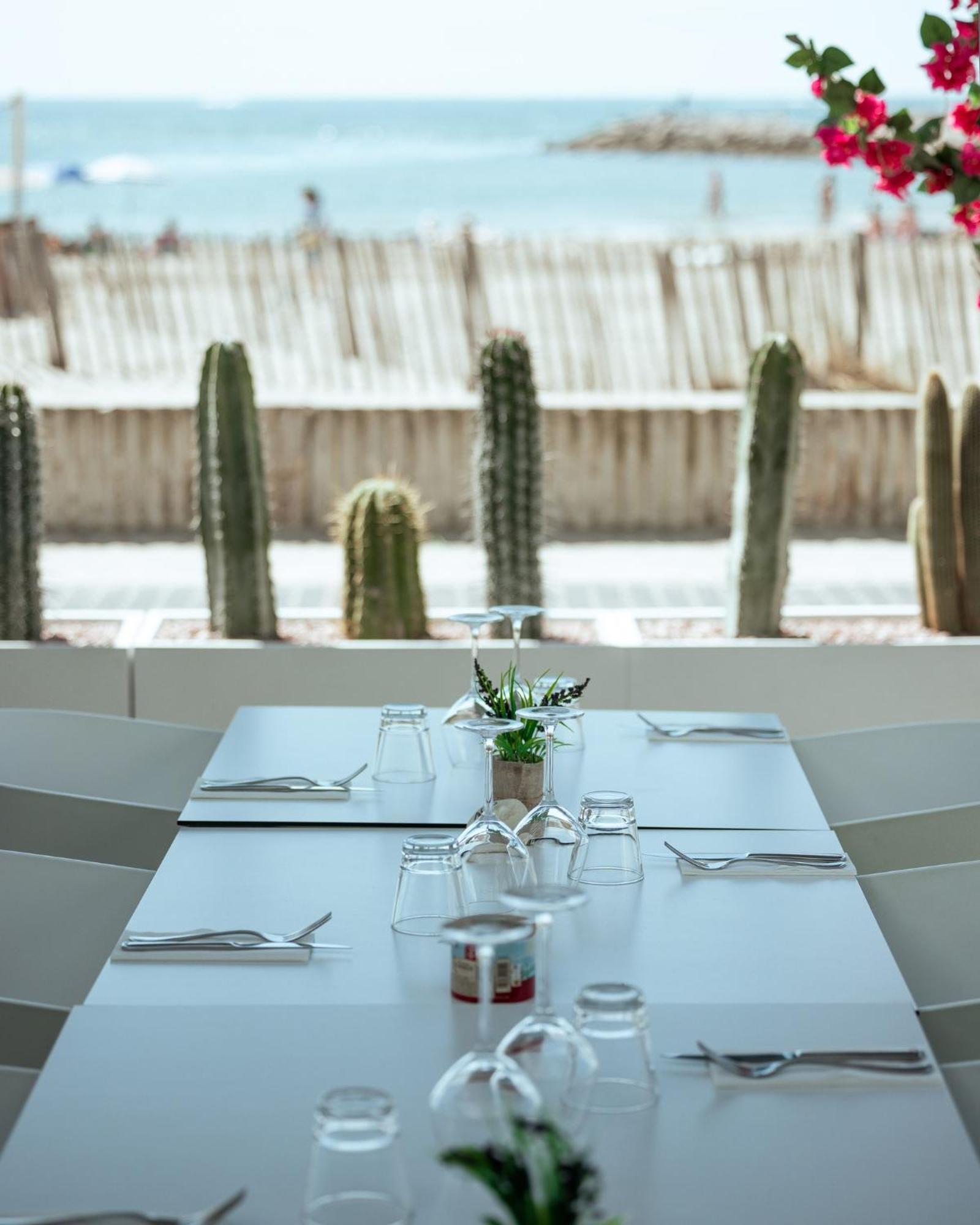 Appartement 1Ere Ligne Piscine Terrasse Au Bord De La Plage Front De Mer Avec 6 Velos Palavas-les-Flots Exteriör bild