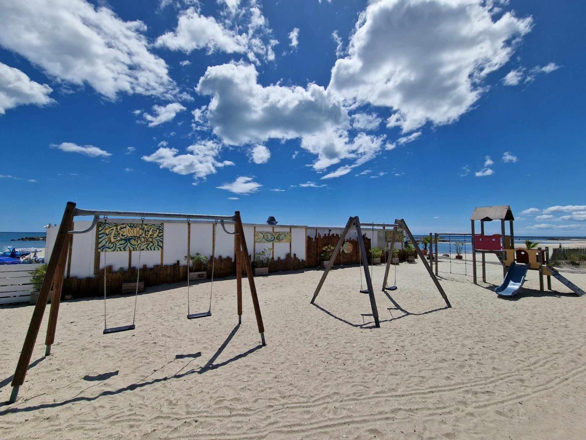 Appartement 1Ere Ligne Piscine Terrasse Au Bord De La Plage Front De Mer Avec 6 Velos Palavas-les-Flots Exteriör bild